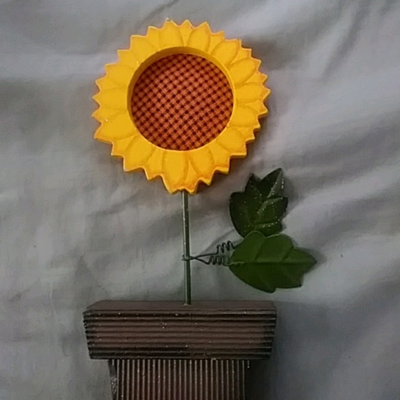 Meet your Posher, Sunflower - Picture 1 of 1